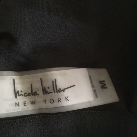 Ruffled Cold Shoulder One-Piece Swimsuit Sz. Medium - Picture 8 of 8